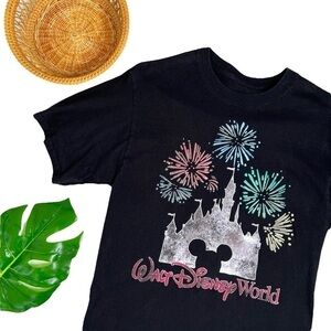 Walt Disney World Black Graphic Castle Fireworks Short Sleeve T-Shirt Medium